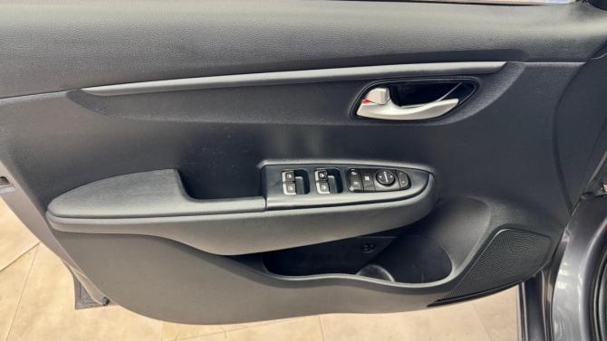 Kia Rio IV Рестайлинг с пробегом 2021 года, цена 1 599 500 рублей, 73515 км, седан, Автокод Объявления