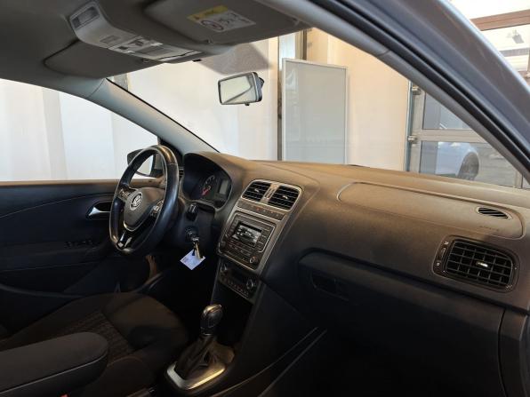 Volkswagen Polo V Рестайлинг с пробегом 2019 года, цена 1 230 000 рублей, 79205 км, седан, Автокод Объявления