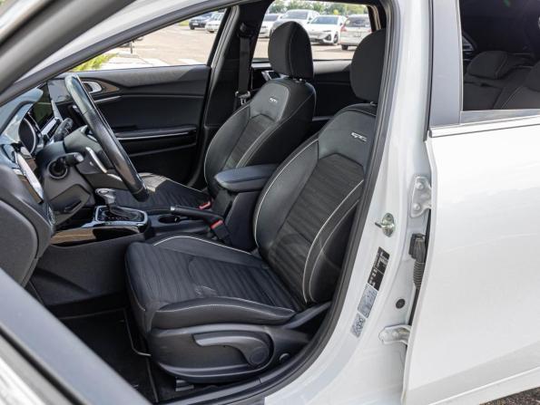 Kia Ceed III Рестайлинг с пробегом 2021 года, цена 2 120 000 рублей, 69014 км, универсал, Автокод Объявления