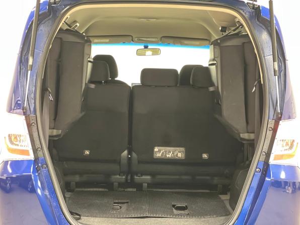 Honda Freed I Рестайлинг с пробегом 2012 года, цена 995 000 рублей, 175000 км, компактвэн, Автокод Объявления