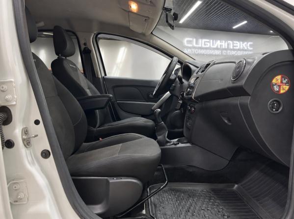 Renault Sandero II с пробегом 2018 года, цена 1 075 000 рублей, 120000 км, хэтчбек, Автокод Объявления