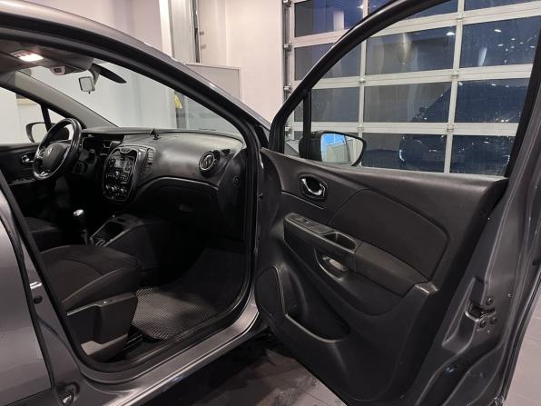 Renault Kaptur I с пробегом 2018 года, цена 1 415 000 рублей, 98377 км, внедорожник, Автокод Объявления