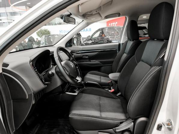 Mitsubishi Outlander III Рестайлинг 3 с пробегом 2021 года, цена 2 785 000 рублей, 37365 км, внедорожник, Автокод Объявления
