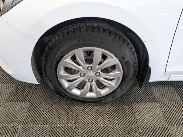 Hyundai Solaris II с пробегом 2018 года, цена 1 235 000 рублей, 108646 км, седан, Автокод Объявления
