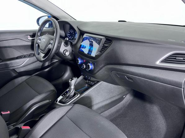 Hyundai Solaris II с пробегом 2017 года, цена 1 320 000 рублей, 91200 км, седан, Автокод Объявления