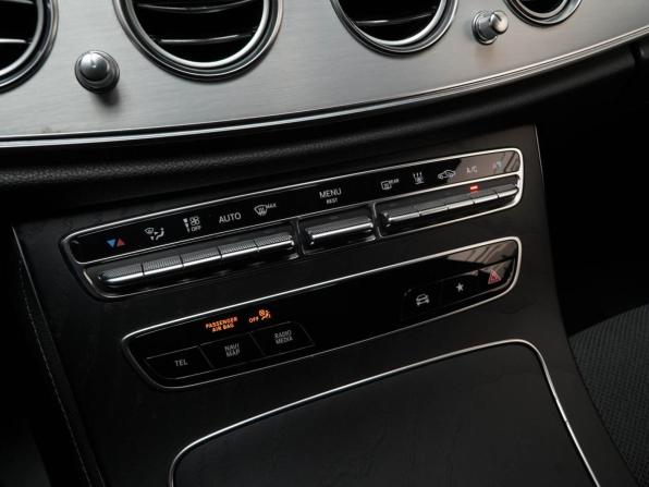 Mercedes-Benz E-Класс V (W213 S213 C238) Рестайлинг с пробегом 2020 года, цена 3 377 999 рублей, 83232 км, универсал, Автокод Объявления