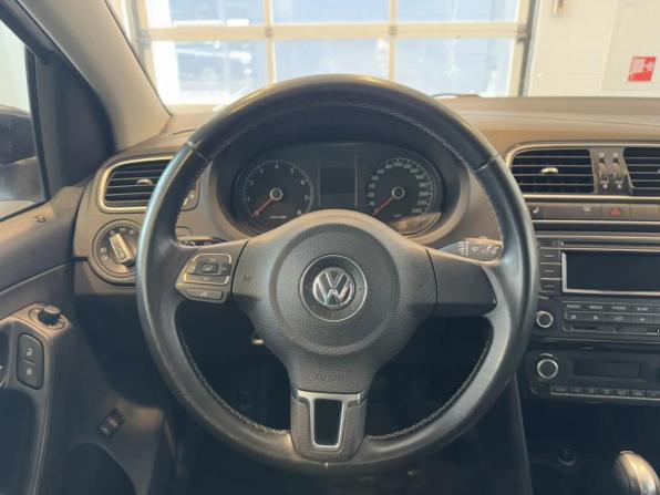 Volkswagen Polo V с пробегом 2014 года, цена 699 000 рублей, 266096 км, седан, Автокод Объявления