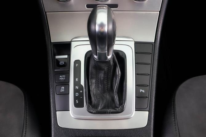 Volkswagen Passat B7 с пробегом 2012 года, цена 929 000 рублей, 238500 км, седан, Автокод Объявления
