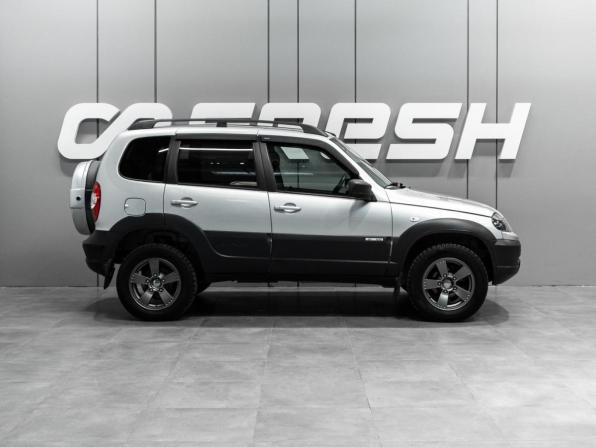 Chevrolet Niva I Рестайлинг с пробегом 2018 года, цена 720 000 рублей, 131708 км, внедорожник, Автокод Объявления
