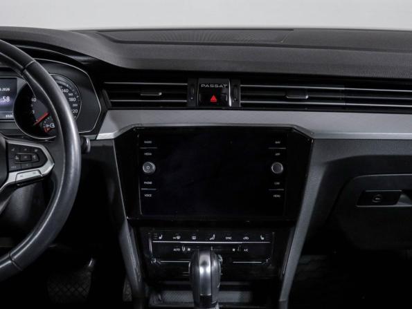 Volkswagen Passat B8 Рестайлинг с пробегом 2021 года, цена 2 690 000 рублей, 66184 км, седан, Автокод Объявления