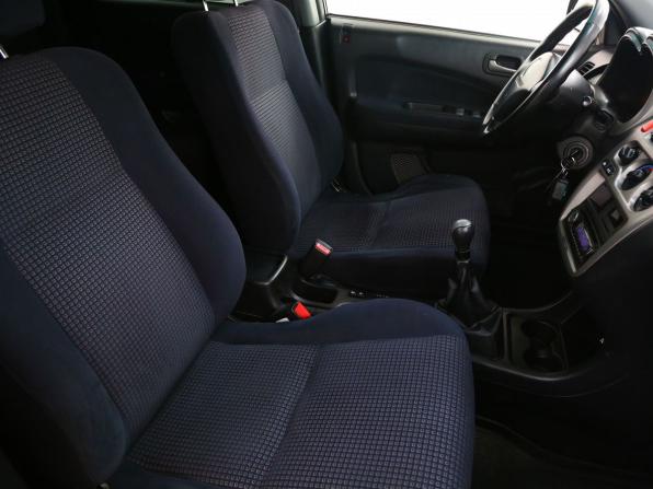 Honda HR-V I Рестайлинг с пробегом 2004 года, цена 385 000 рублей, 250000 км, внедорожник, Автокод Объявления