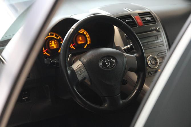 Toyota Auris I с пробегом 2007 года, цена 649 000 рублей, 199000 км, хэтчбек, Автокод Объявления