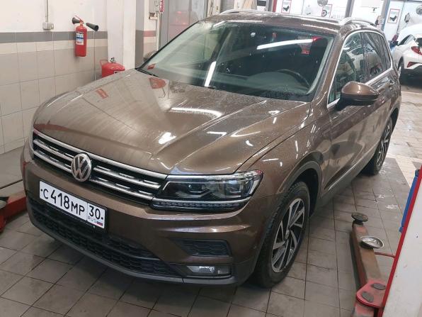 Volkswagen Tiguan II с пробегом 2018 года, цена 2 080 000 рублей, 100092 км, внедорожник, Автокод Объявления