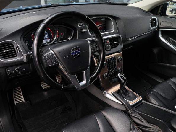 Volvo V40 II с пробегом 2014 года, цена 1 549 000 рублей, 177422 км, хэтчбек, Автокод Объявления
