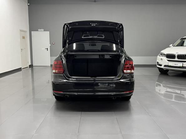 Volkswagen Polo V с пробегом 2015 года, цена 1 045 000 рублей, 100882 км, седан, Автокод Объявления