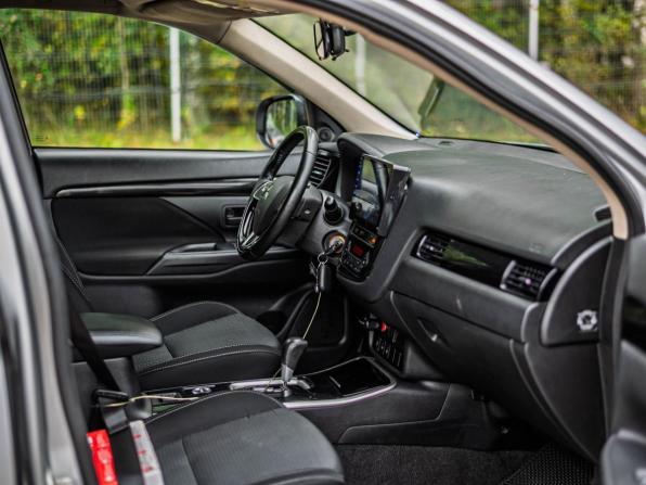 Mitsubishi Outlander III Рестайлинг 2 с пробегом 2018 года, цена 1 250 000 рублей, 328300 км, внедорожник, Автокод Объявления