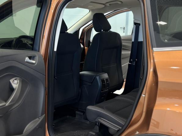 Ford Kuga II Рестайлинг с пробегом 2017 года, цена 1 845 000 рублей, 141130 км, внедорожник, Автокод Объявления