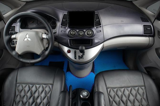 Mitsubishi Grandis I с пробегом 2004 года, цена 739 000 рублей, 430000 км, минивэн, Автокод Объявления
