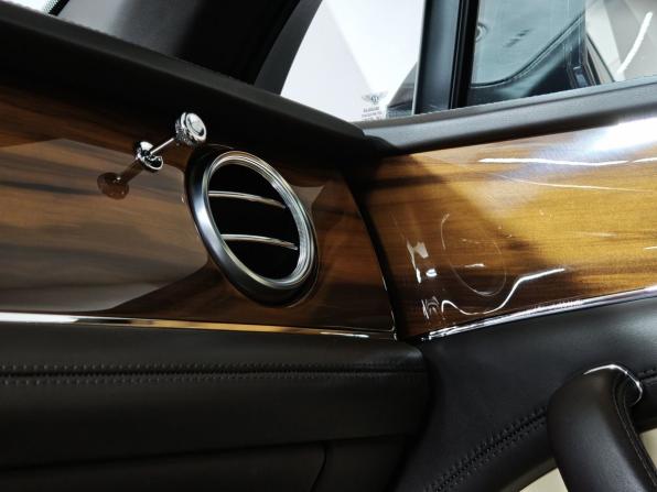 Bentley Bentayga I с пробегом 2018 года, цена 8 241 000 рублей, 108589 км, внедорожник, Автокод Объявления