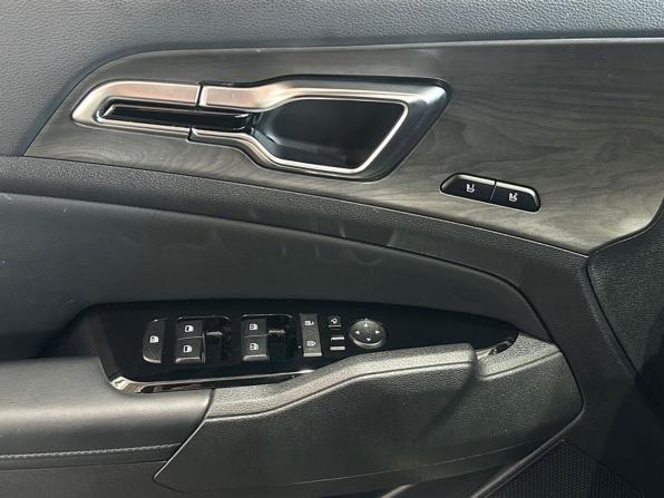Kia Sportage V с пробегом 2023 года, цена 3 799 000 рублей, 34171 км, внедорожник, Автокод Объявления