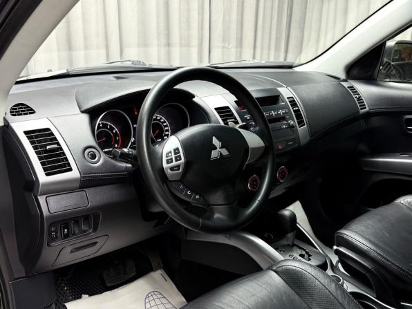 Mitsubishi Outlander II Рестайлинг с пробегом 2010 года, цена 1 129 000 рублей, 213000 км, внедорожник, Автокод Объявления