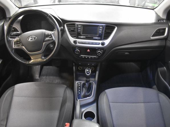 Hyundai Solaris II с пробегом 2018 года, цена 1 220 000 рублей, 136543 км, седан, Автокод Объявления