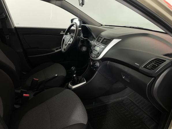 Hyundai Solaris I с пробегом 2012 года, цена 639 000 рублей, 174445 км, хэтчбек, Автокод Объявления