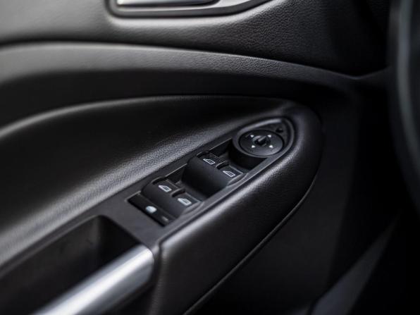 Ford Kuga II Рестайлинг с пробегом 2018 года, цена 1 399 000 рублей, 98826 км, внедорожник, Автокод Объявления