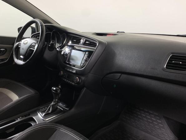 Kia Ceed II Рестайлинг с пробегом 2018 года, цена 1 368 000 рублей, 144690 км, хэтчбек, Автокод Объявления