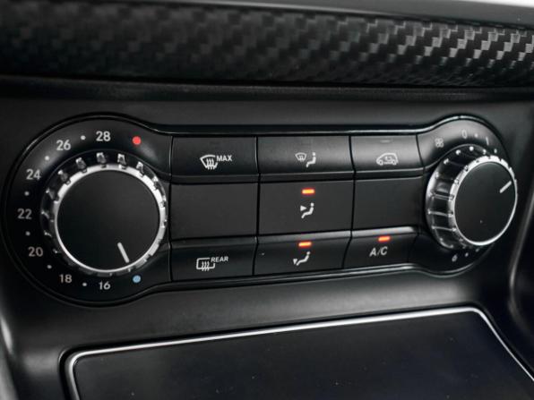 Mercedes-Benz GLA I (X156) Рестайлинг с пробегом 2019 года, цена 2 725 000 рублей, 40236 км, внедорожник, Автокод Объявления