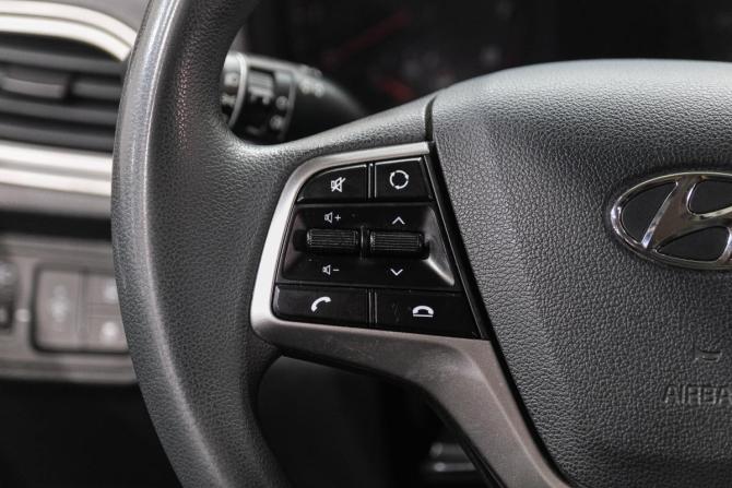 Hyundai Solaris II Рестайлинг с пробегом 2020 года, цена 1 399 000 рублей, 60000 км, седан, Автокод Объявления