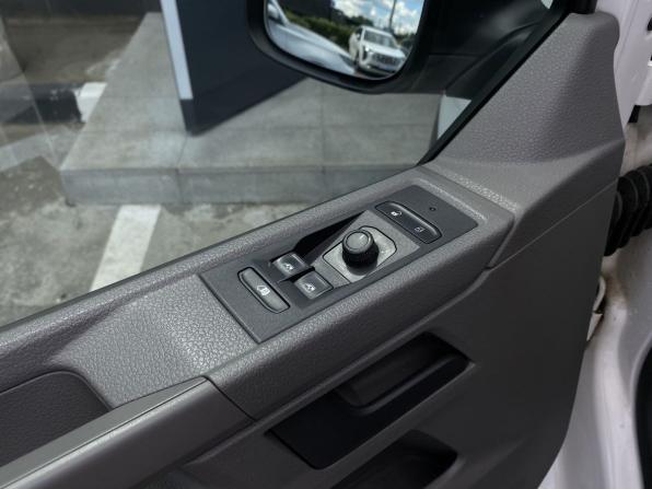Volkswagen Transporter T6 Рестайлинг с пробегом 2021 года, цена 3 470 000 рублей, 113038 км, фургон, Автокод Объявления