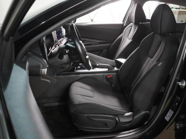 Hyundai Elantra VII (CN7) с пробегом 2022 года, цена 2 099 000 рублей, 46924 км, седан, Автокод Объявления