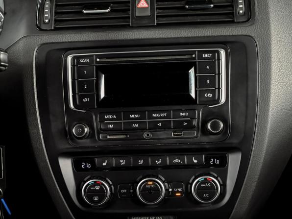 Volkswagen Jetta VI с пробегом 2014 года, цена 950 000 рублей, 197490 км, седан, Автокод Объявления