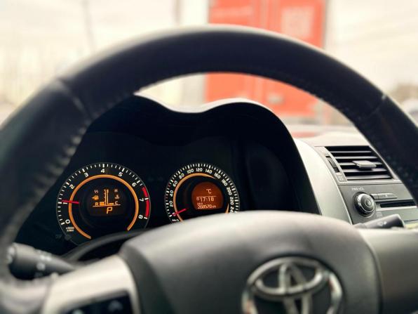 Toyota Corolla X (E140 E150) Рестайлинг с пробегом 2011 года, цена 925 000 рублей, 268567 км, седан, Автокод Объявления