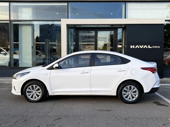 Hyundai Solaris II Рестайлинг с пробегом 2021 года, цена 1 579 000 рублей, 41700 км, седан, Автокод Объявления