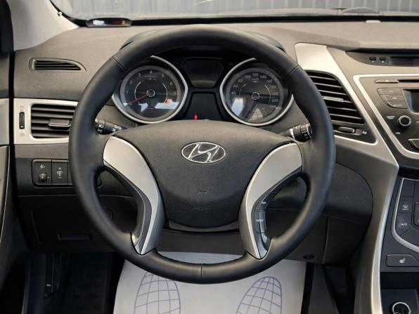Hyundai Elantra V (MD) Рестайлинг с пробегом 2015 года, цена 1 017 000 рублей, 205019 км, седан, Автокод Объявления