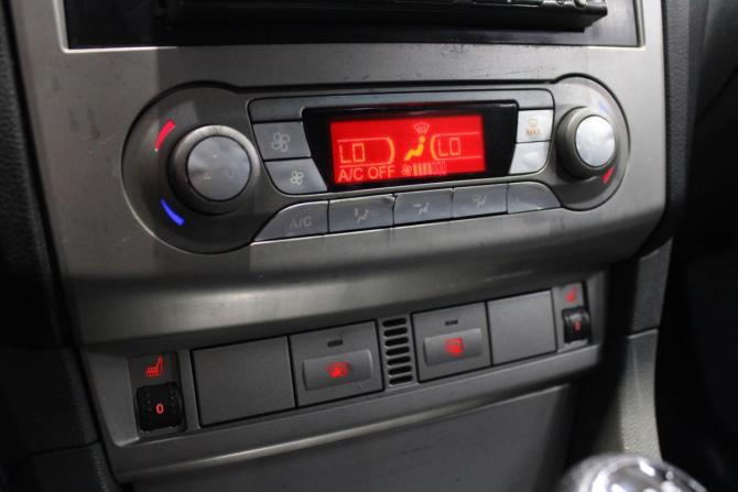 Ford Focus II Рестайлинг с пробегом 2008 года, цена 446 000 рублей, 197000 км, седан, Автокод Объявления
