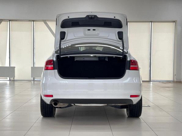 Volkswagen Jetta VI Рестайлинг с пробегом 2015 года, цена 980 000 рублей, 203323 км, седан, Автокод Объявления