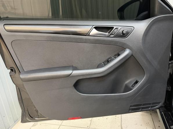 Volkswagen Jetta VI с пробегом 2013 года, цена 1 060 000 рублей, 193338 км, седан, Автокод Объявления