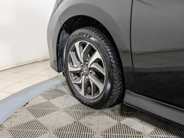 Honda Stepwgn V с пробегом 2016 года, цена 1 974 900 рублей, 135000 км, минивэн, Автокод Объявления