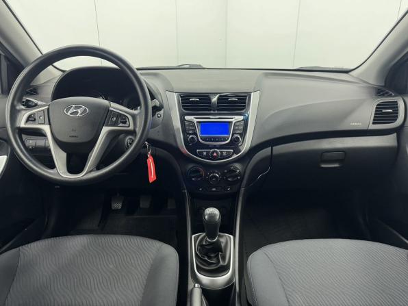 Hyundai Solaris I с пробегом 2013 года, цена 910 000 рублей, 96215 км, седан, Автокод Объявления