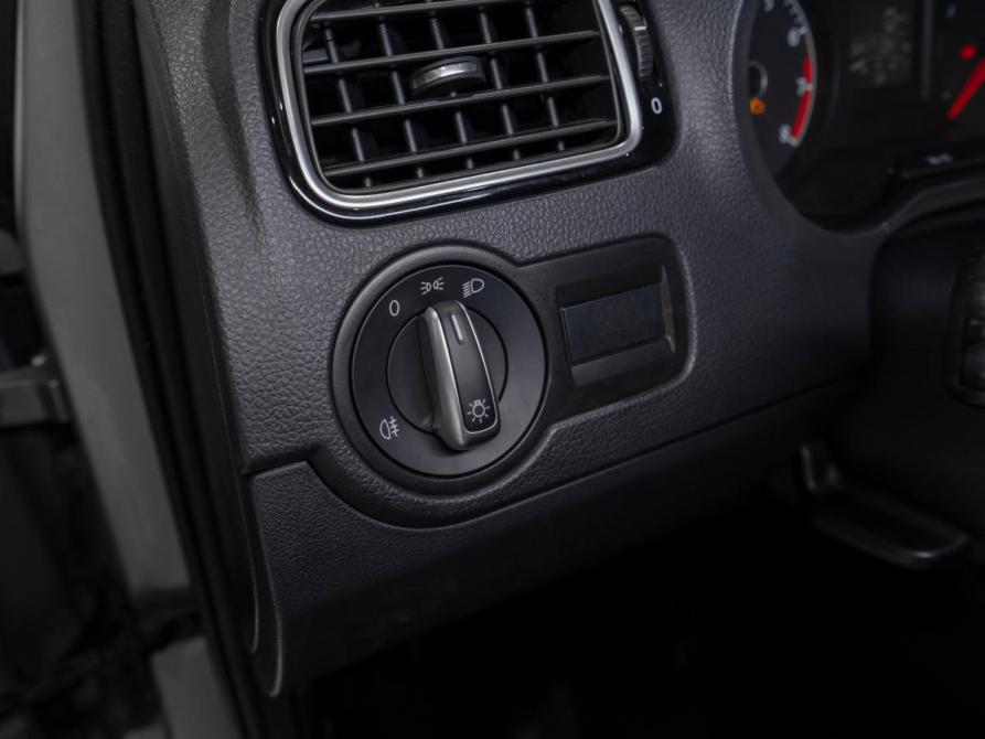 Volkswagen Polo V Рестайлинг Москва  - изображение 18