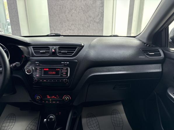 Kia Rio III Рестайлинг с пробегом 2015 года, цена 1 265 000 рублей, 73089 км, седан, Автокод Объявления