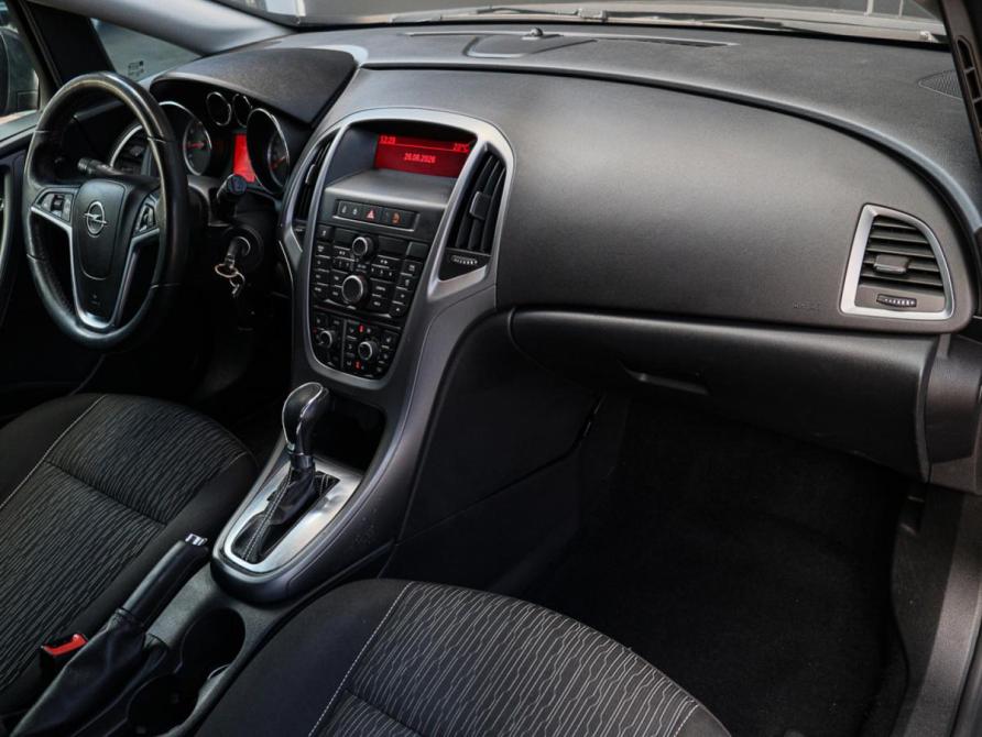 Opel Astra J Москва  - изображение 8