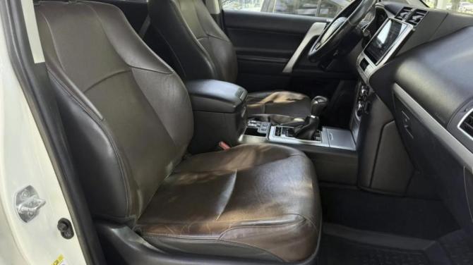 Toyota Land Cruiser Prado 150 Series Рестайлинг 2 с пробегом 2019 года, цена 4 570 000 рублей, 223420 км, внедорожник, Автокод Объявления