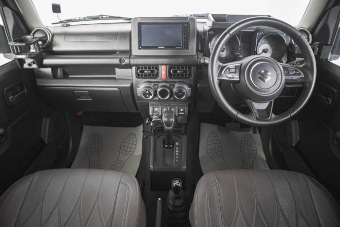 Suzuki Jimny IV с пробегом 2018 года, цена 2 149 000 рублей, 46000 км, внедорожник, Автокод Объявления