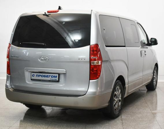 Hyundai H-1 II Рестайлинг 2 с пробегом 2018 года, цена 2 700 000 рублей, 137941 км, минивэн, Автокод Объявления