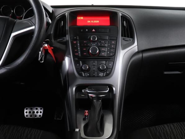 Opel Astra J Рестайлинг с пробегом 2013 года, цена 599 000 рублей, 184773 км, хэтчбек, Автокод Объявления