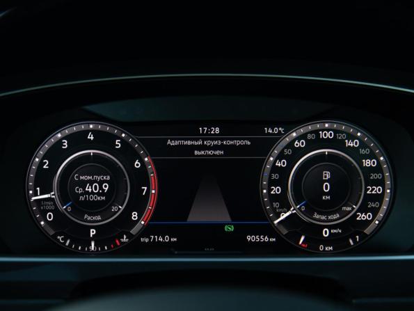 Volkswagen Tiguan II с пробегом 2018 года, цена 2 788 000 рублей, 90554 км, внедорожник, Автокод Объявления